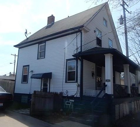 4th image of 3813 Daisy Ave
