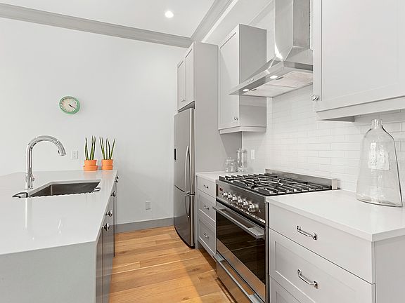 4th image of 80 Lefferts Pl #3C