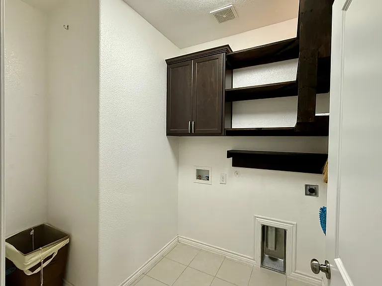 3728 Holly Brook Dr — Photo 17