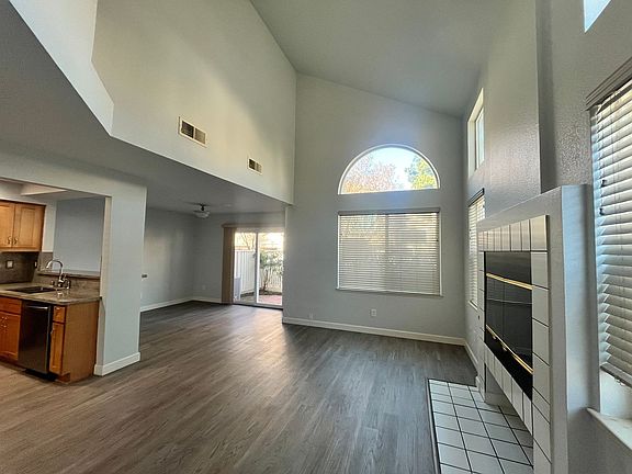 3rd image of 6977 Rodling Dr Unit F