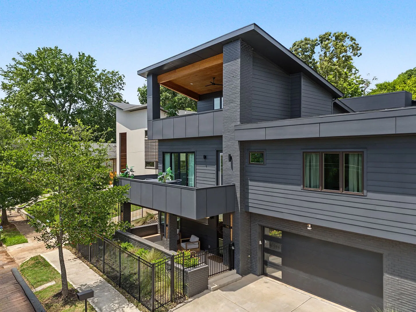 Newly Furnished 5BR Townhome Near Emory, Decatur & Downtown Atlanta — Photo 2