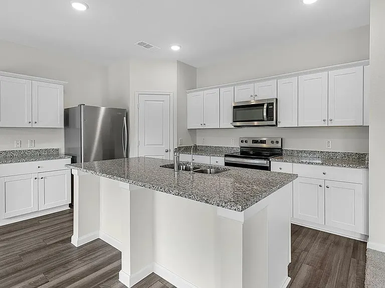 2110 Meadow Park Dr — Photo 5
