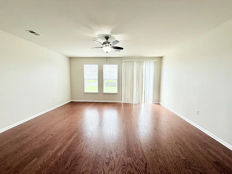 5373livingroom_06242026
