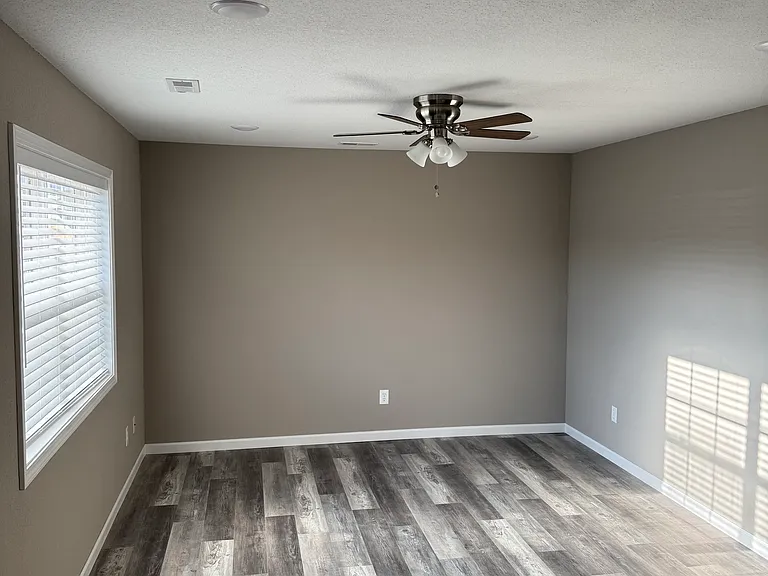 1617-1619-1637 1617ripley160e — Photo 8