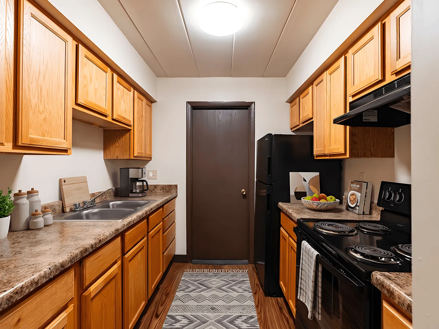 Highland Manor Apartments — Photo 2
