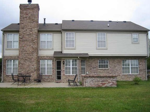 3rd image of 451 Sugar Bush Ln S