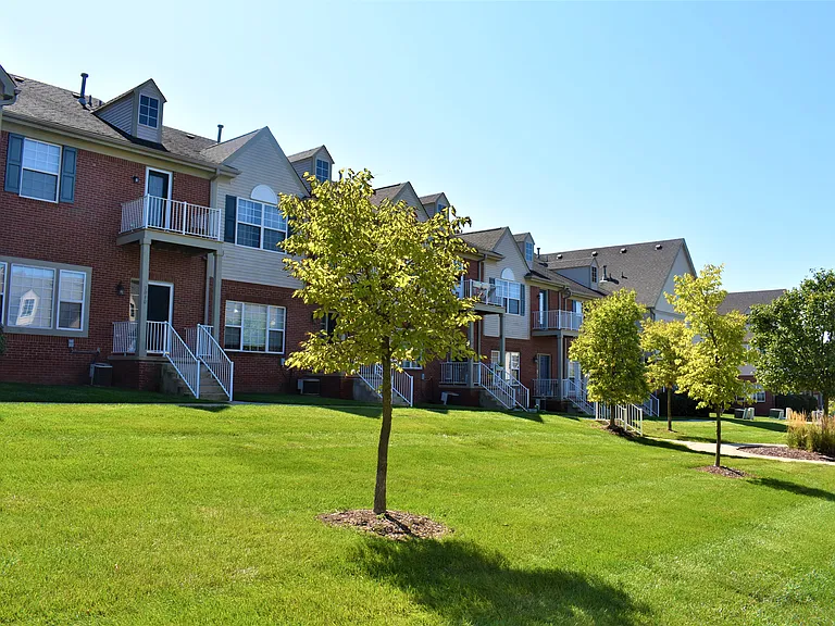 Cloverly Village — Photo 9