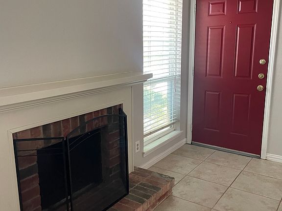 3rd image of 2917 Myrtlewood Ln