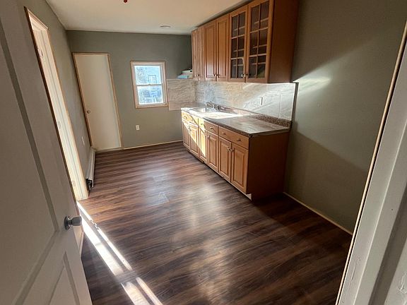 5th image of 111 Coral St #2