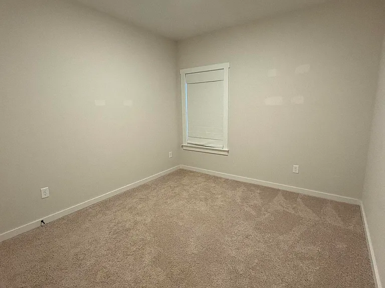 2208 Warbler St — Photo 13