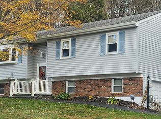 13 Baldwin Dr, Wappingers Falls, NY