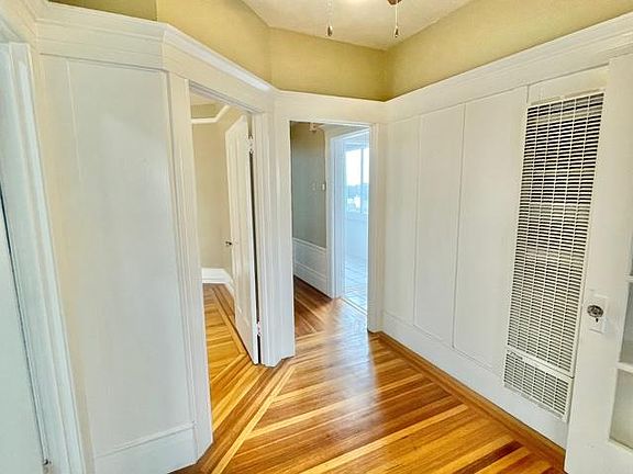 4th image of 498 Carl St APT 6