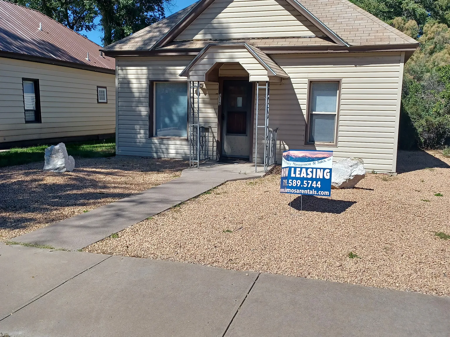 2 bed, 1000 sqft, $1,100 — Photo 1