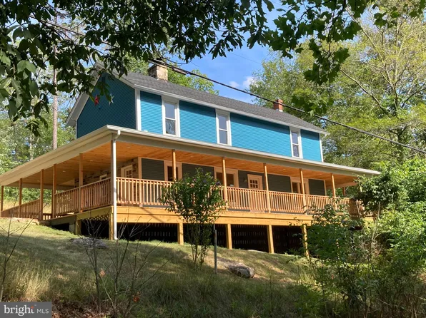 2833 Rockford Rd, Great Cacapon, WV 25422
