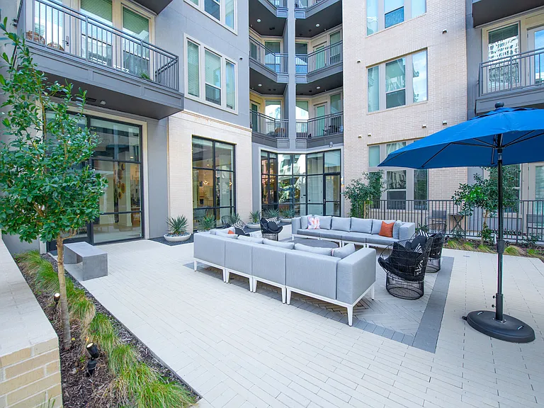 Burnett Lofts — Photo 30