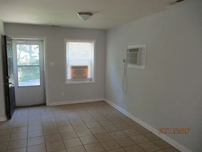 2 bed, 1.0 bath, $1,195 — Photo 3