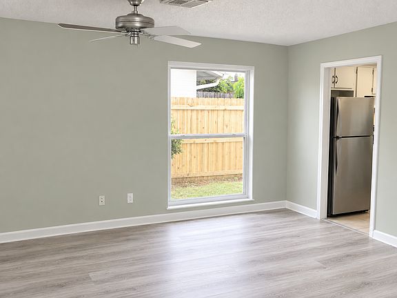 5th image of 2378 Covington Dr