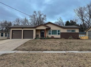 1813 Larnard Dr, Des Moines, IA 50317