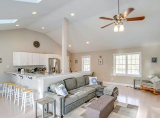 165 Stockbridge Rd, Lee, MA 01238