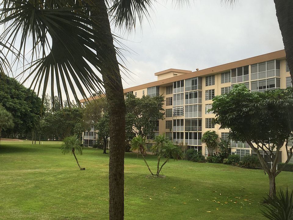 Bld 16. Look to the pools & 