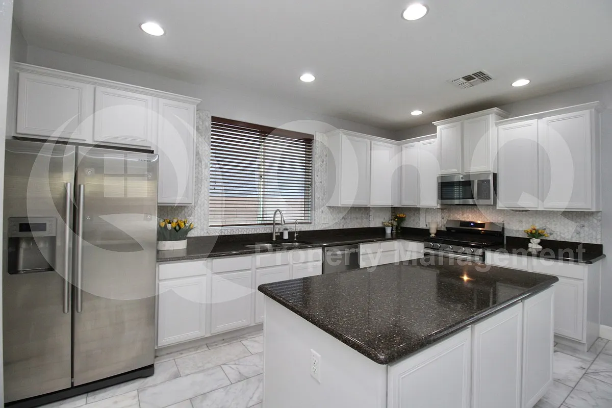 3 bed, 2.5 bath, 2197 sqft, $2,899 — Photo 4