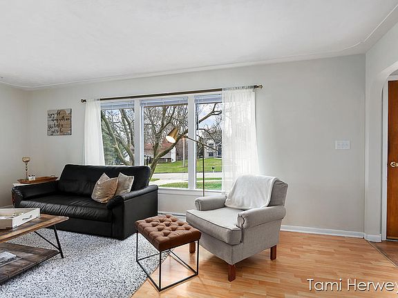 4th image of 4421 W Grand Blvd NW