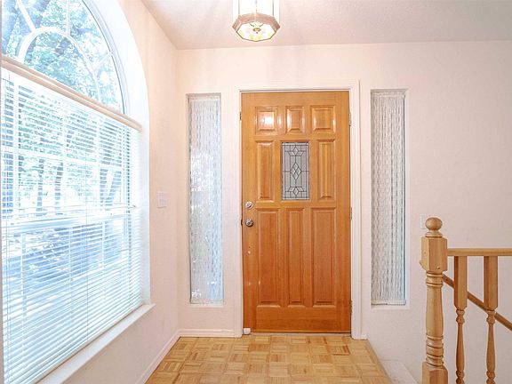 5th image of 23448 Ontario Dr