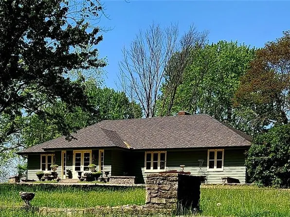 910 Taylor St, Maysville, MO 64469