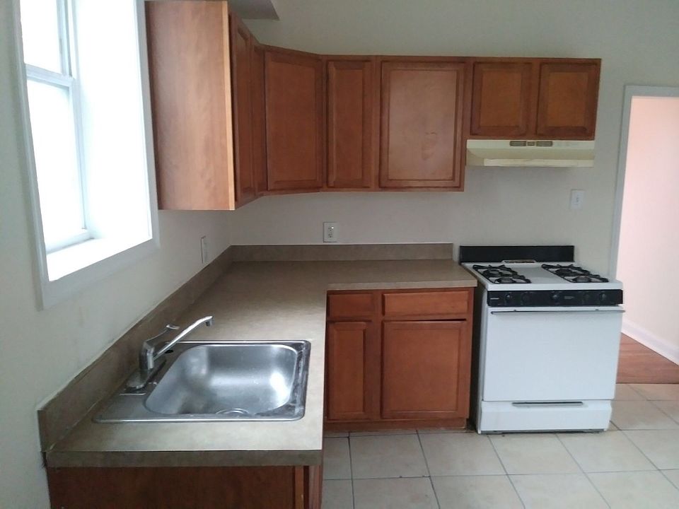 2nd image of 4938 Griscom St