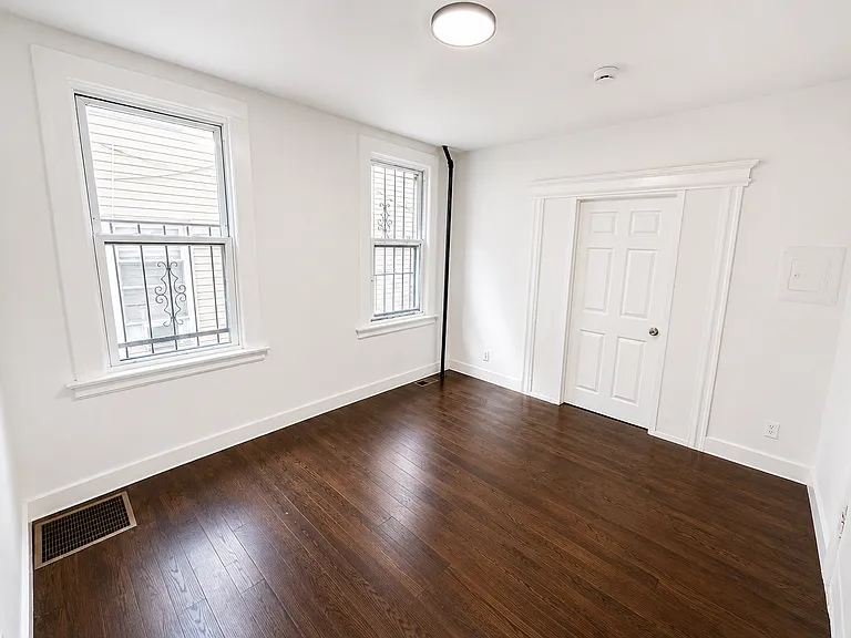 233 Rose St — Photo 8