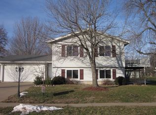 2808 Le Sylvia St, Burlington, IA 52601