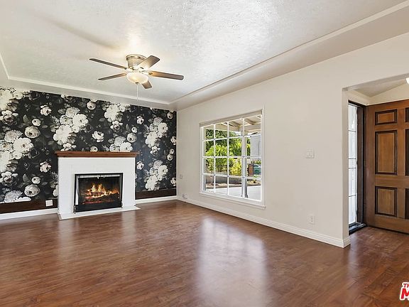 4th image of 3115 Hollydale Dr