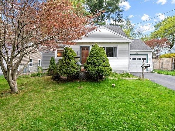2nd image of 302 Twin Elms Ln