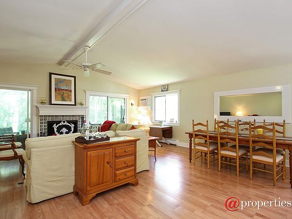 Living Room / Dining Room