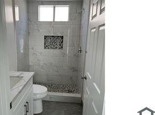 7039 Remmet Ave #I, Canoga Park, CA 91303