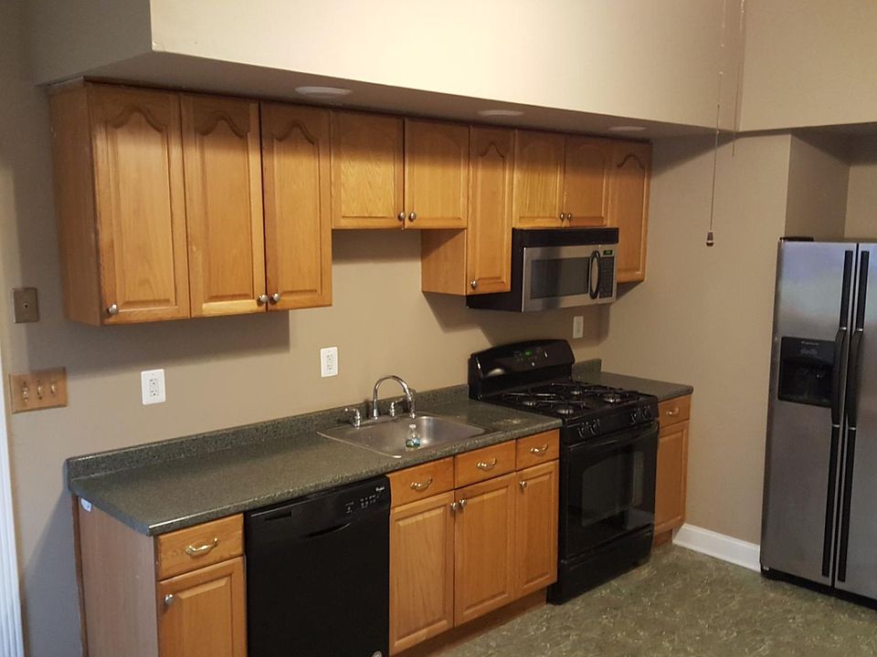 1st image of 215 N Burlington St