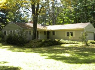 48 Woodland Dr, Lakeville, CT 06039