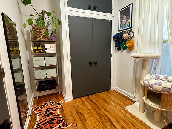 5th image of 1351 N Washtenaw Ave #1