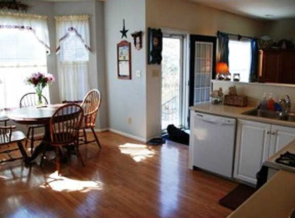 3rd image of 4581 Village Park Dr E