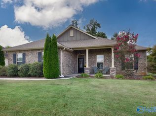 18230 Red Tail St, Athens, AL 35613