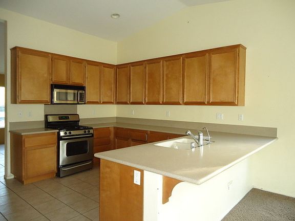 4th image of 83438 Calle Colima