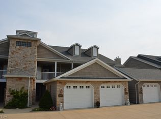 3092 Whispering Shores Dr, Vermilion, OH 44001