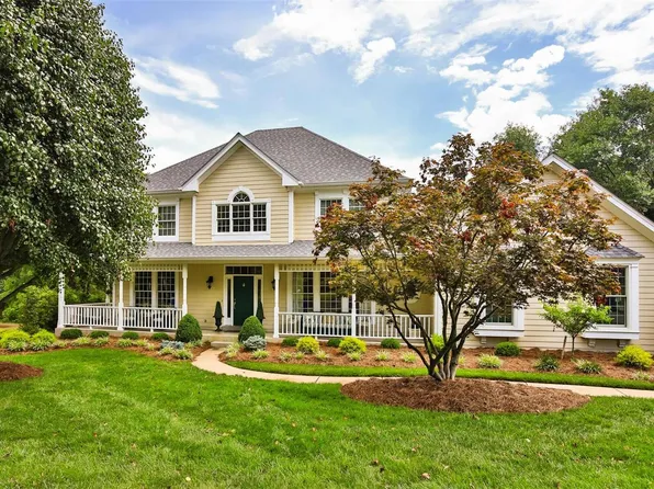 17126 Surrey View Dr, Chesterfield, MO 63005