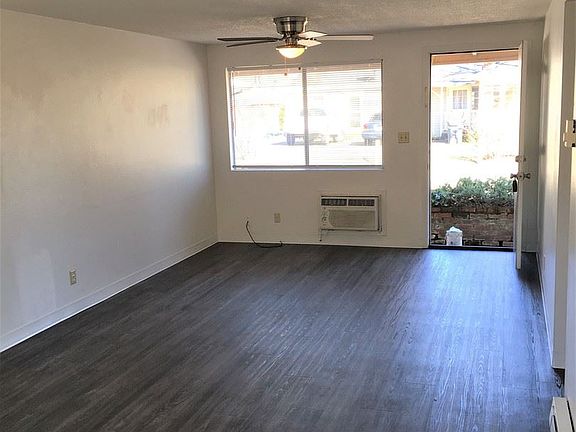 3rd image of 512 S Oakdale Ave APT 6