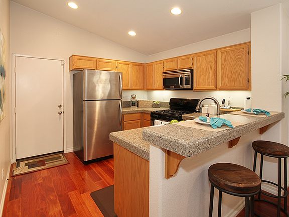2nd image of 3621 Woodpecker St