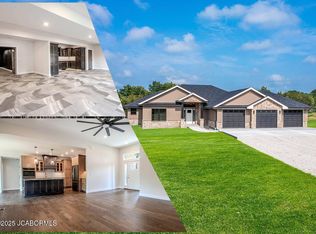 11575 County Road 385, Holts Summit, MO 65043