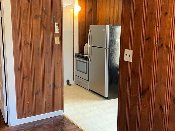 2nd image of 13 Yorkshire Dr APT A