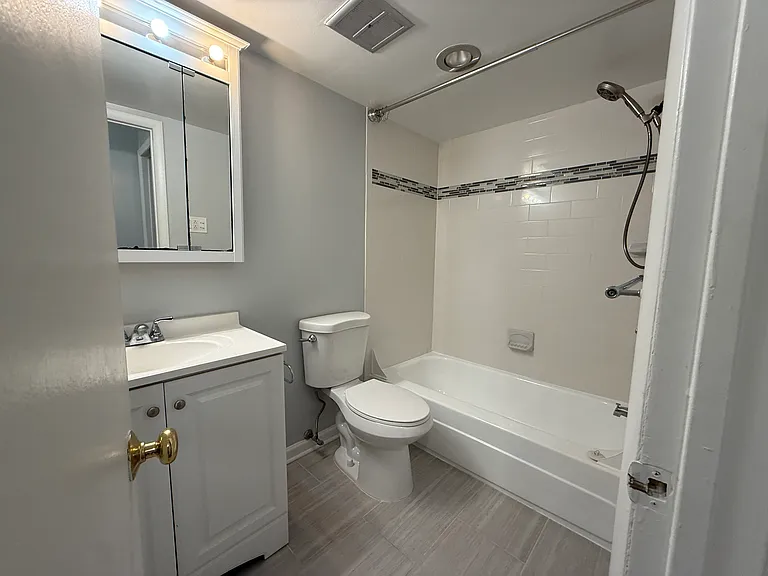 3354 Woodburn Rd #14 — Photo 4