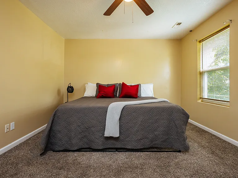 2929 Mersington Ave — Photo 30
