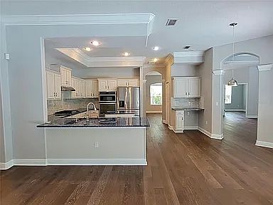 3rd image of 30518 Colehaven Ct